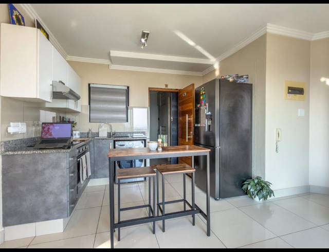2 BEDROOM APARTMENT FOR SALE IN UMHLANGA RIDGE